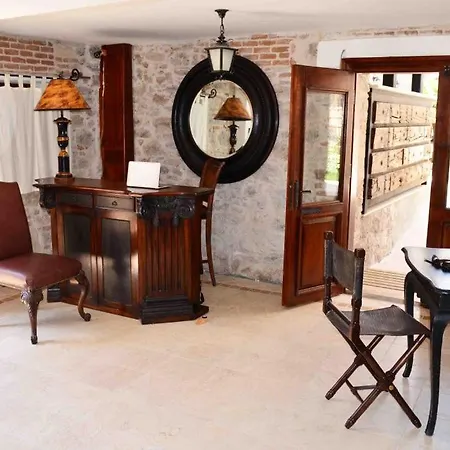 Küçükköy Otel Couette-café